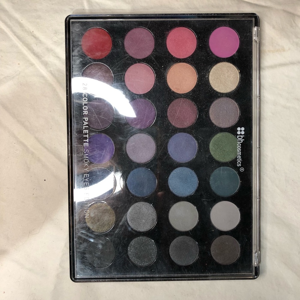 BH Cosmetics 28 color smoky eye palette